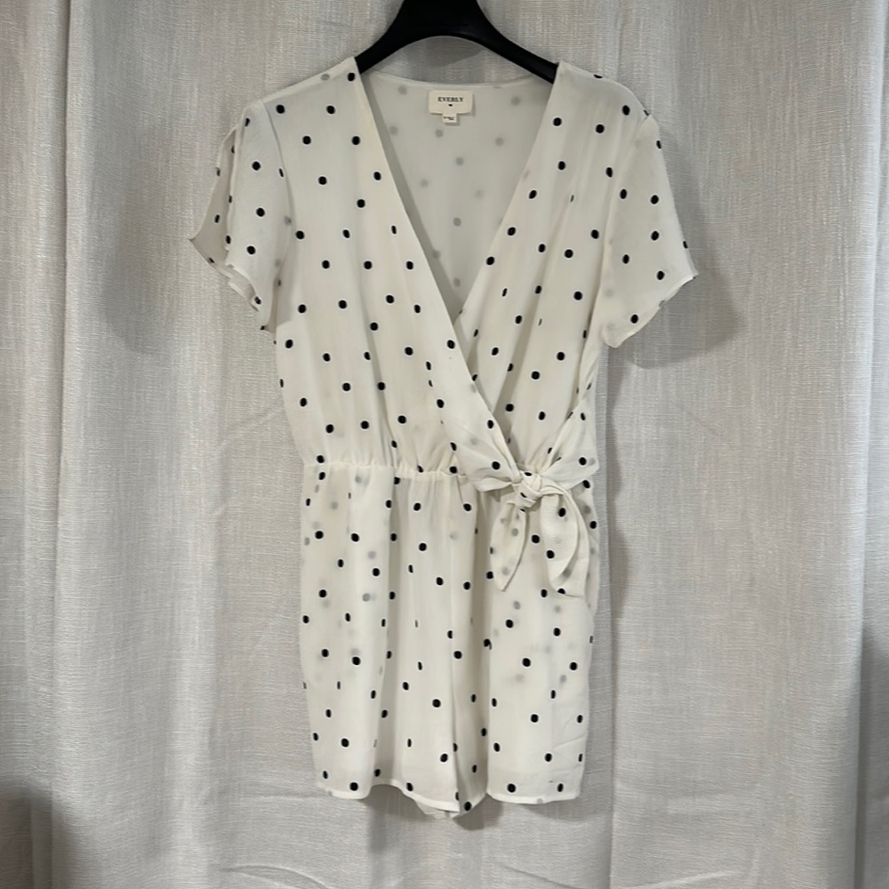 White & black polka dot romper. Size M.